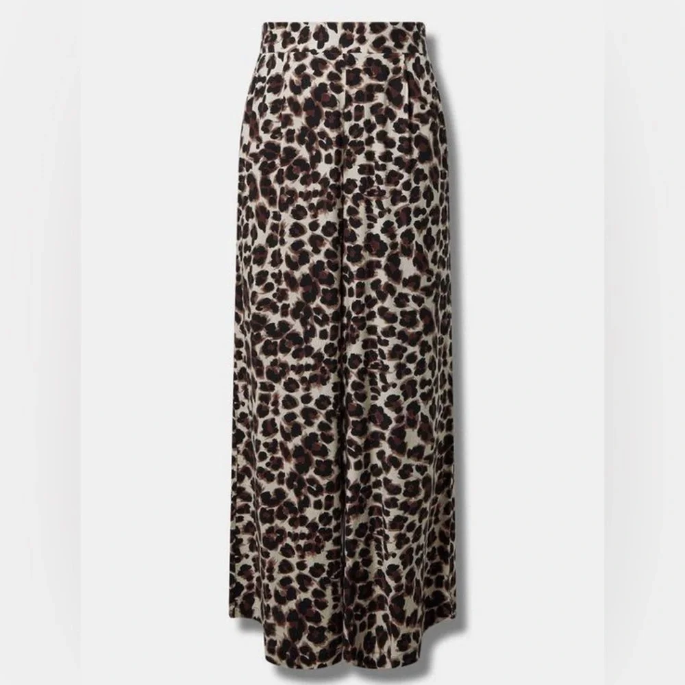 Torrid Pull-On Wide Leg Leopard Pant Size 4X-26 - Picture 5 of 6